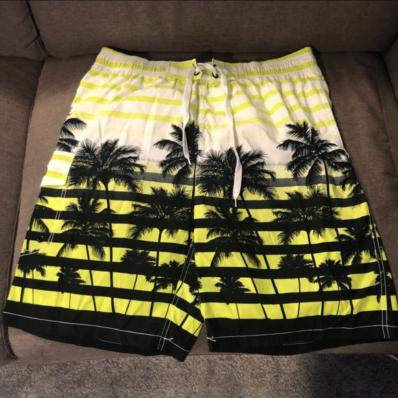 Mens Aptro board shorts - Picture 1 of 3